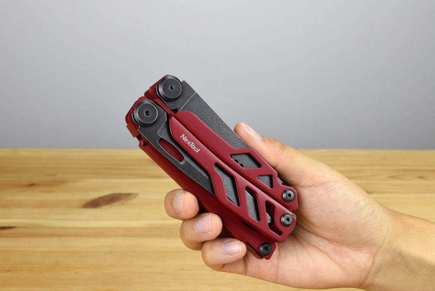 NexTool NE20279 16-In-1 Flagship Pro Multitool (Red)