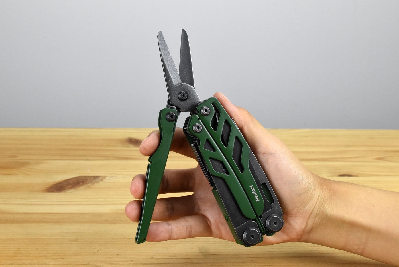 NexTool NE20278 16-In-1 Flagship Pro Multitool (Green)