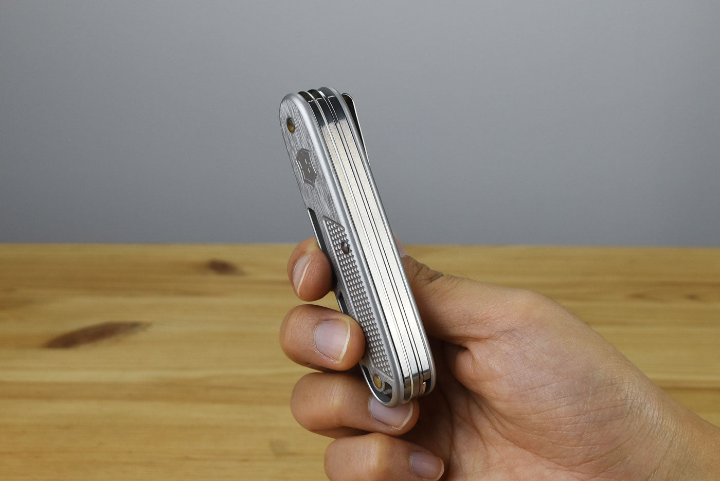Victorinox Synergy X Alox Multitool Pocket Knife 0.8226.26 (Silver)