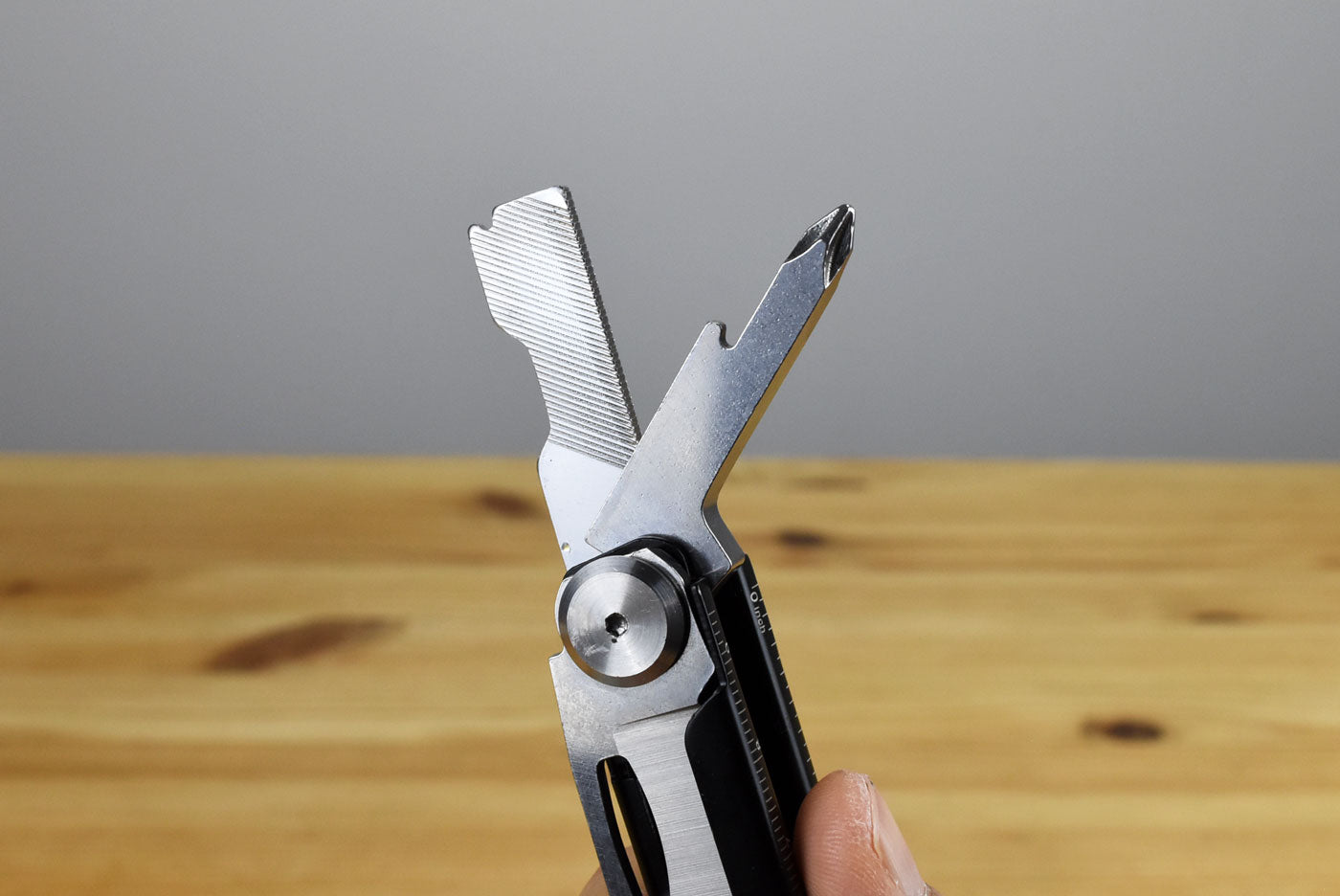 NexTool NE20153 12-In-1 EDC Knight Multitool