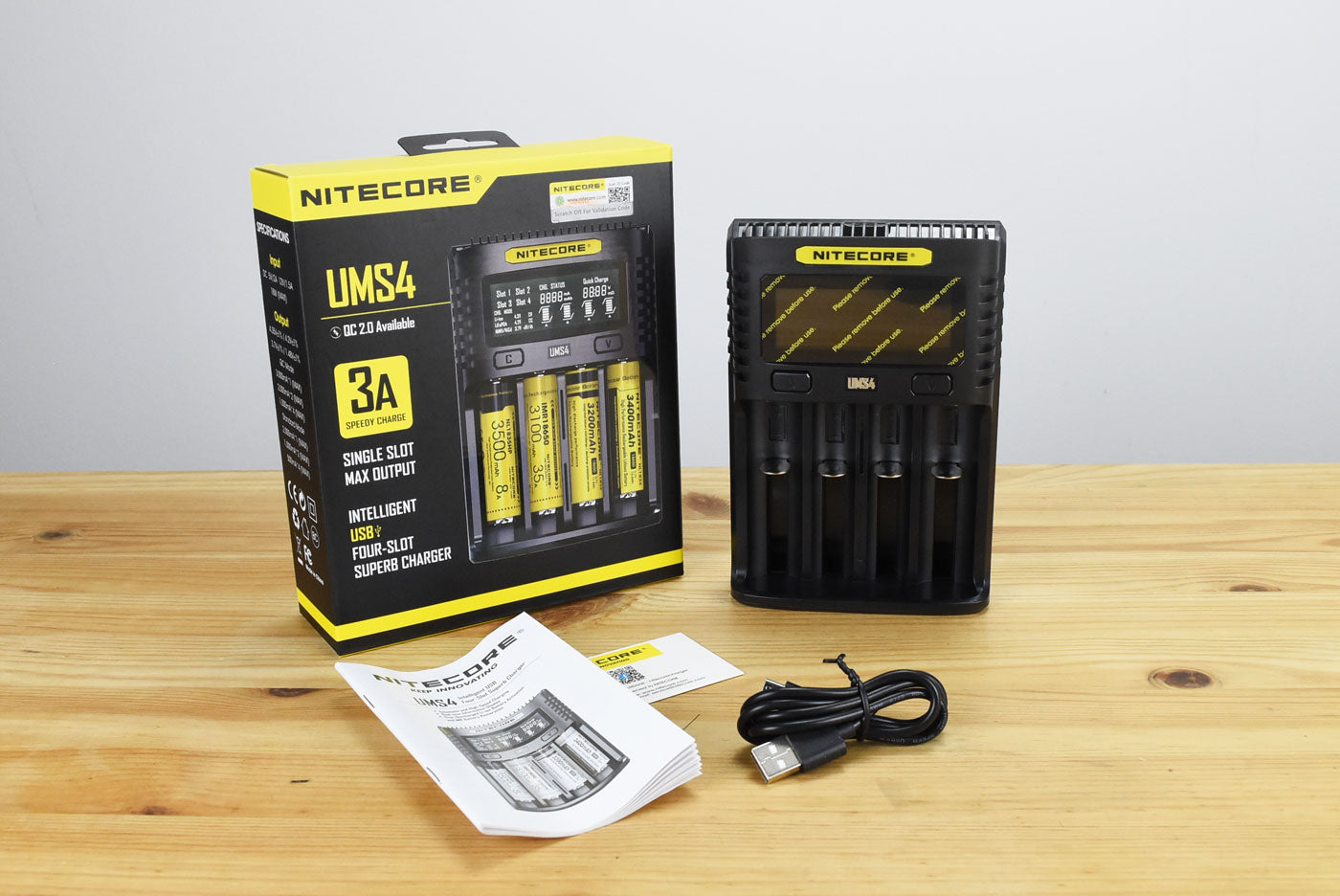 Nitecore UMS4 Intelligent USB Four-Slot Superb Battery Charger