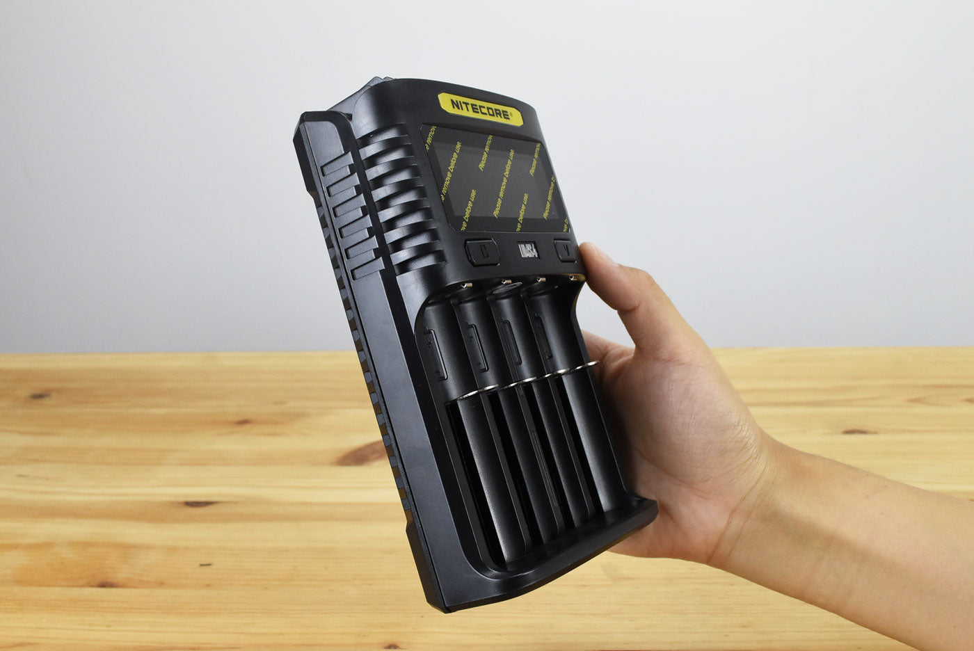 Nitecore UMS4 Intelligent USB Four-Slot Superb Battery Charger