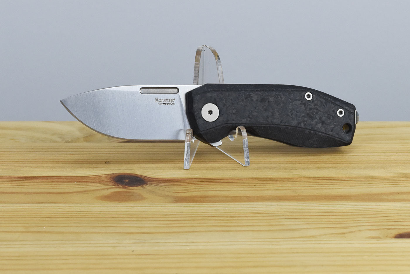 LionSteel Nano (Carbon Fiber Titanium Handle)