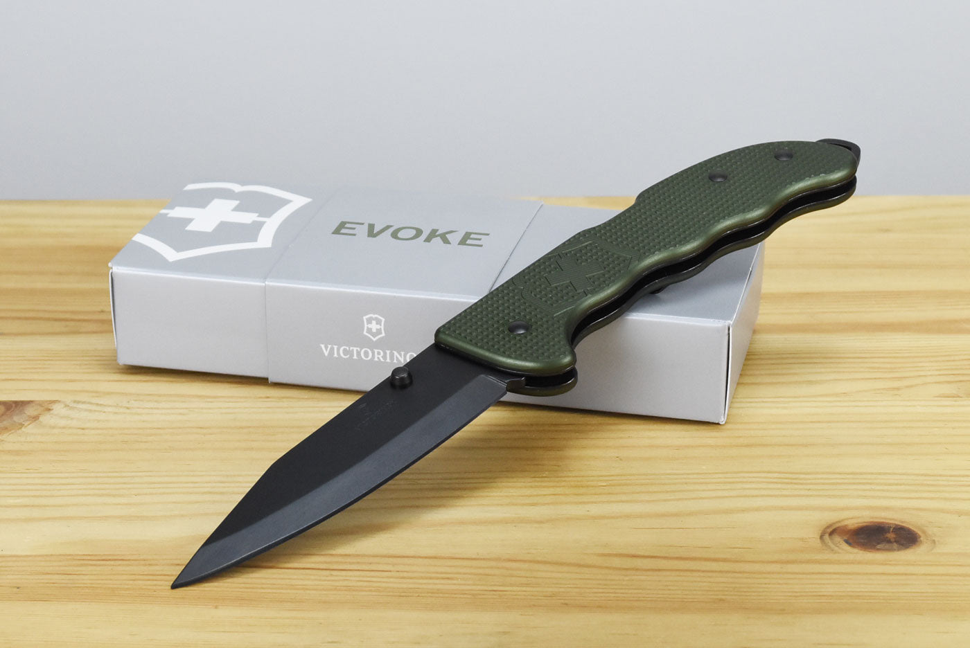 Victorinox - Couteau Evoke BSH Alox - Vert Olive - 0.9425.DS24 - couteau