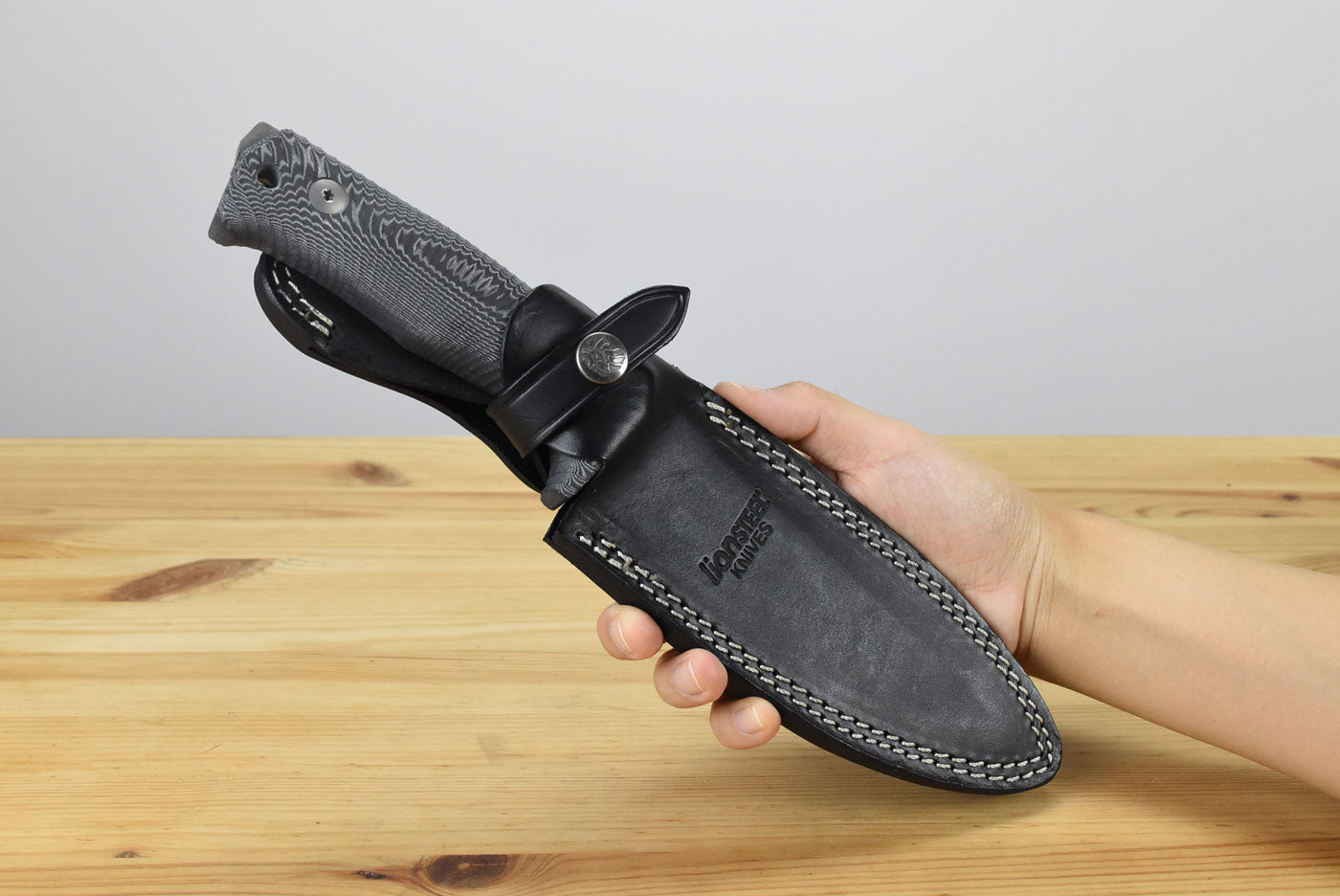 LionSteel T5 (Black Micarta Handle)