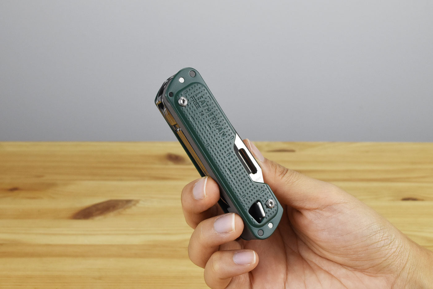 Leatherman Free T4 Multitool (Evergreen)