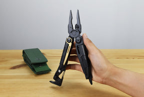 Leatherman MUT Black Multitool (Green MOLLE Sheath)