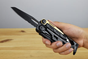 Leatherman MUT Black Multitool (Green MOLLE Sheath)