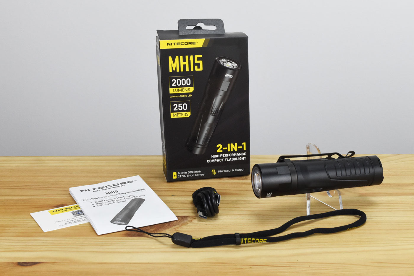 Nitecore MH15 2-In-1  Rechargeable Power Bank Flashlight (2000 Lumens)