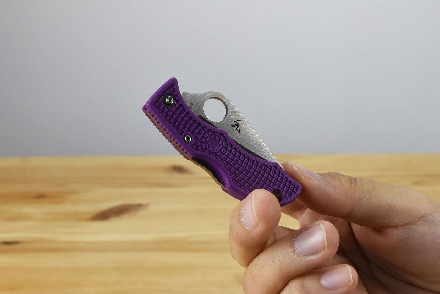 Spyderco Ladybug 3 Lightweight Purple Knife