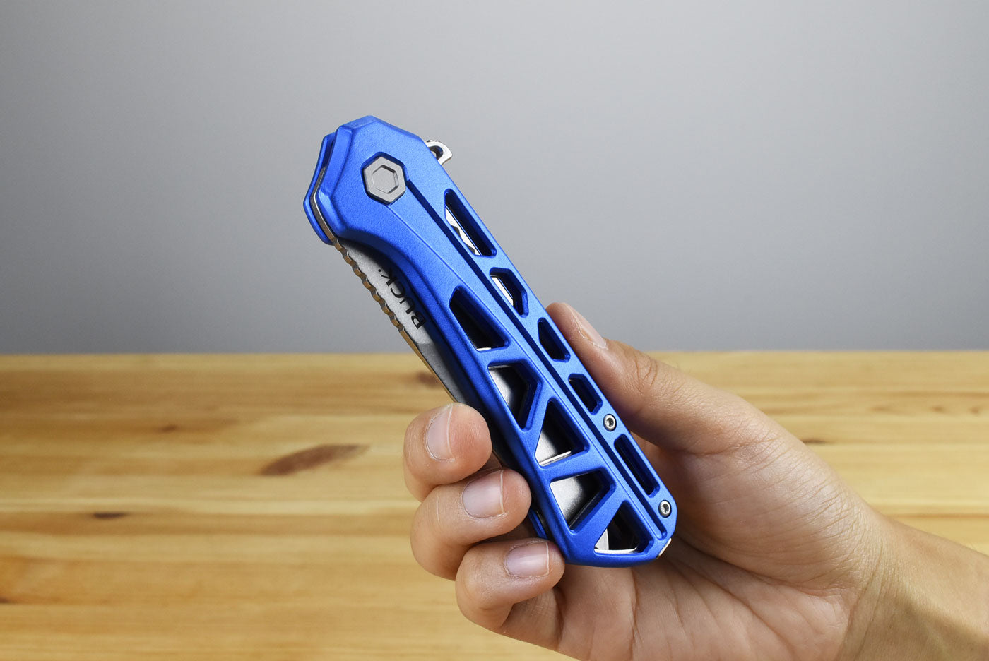 Buck 812 Trace Folder (Blue Aluminum)