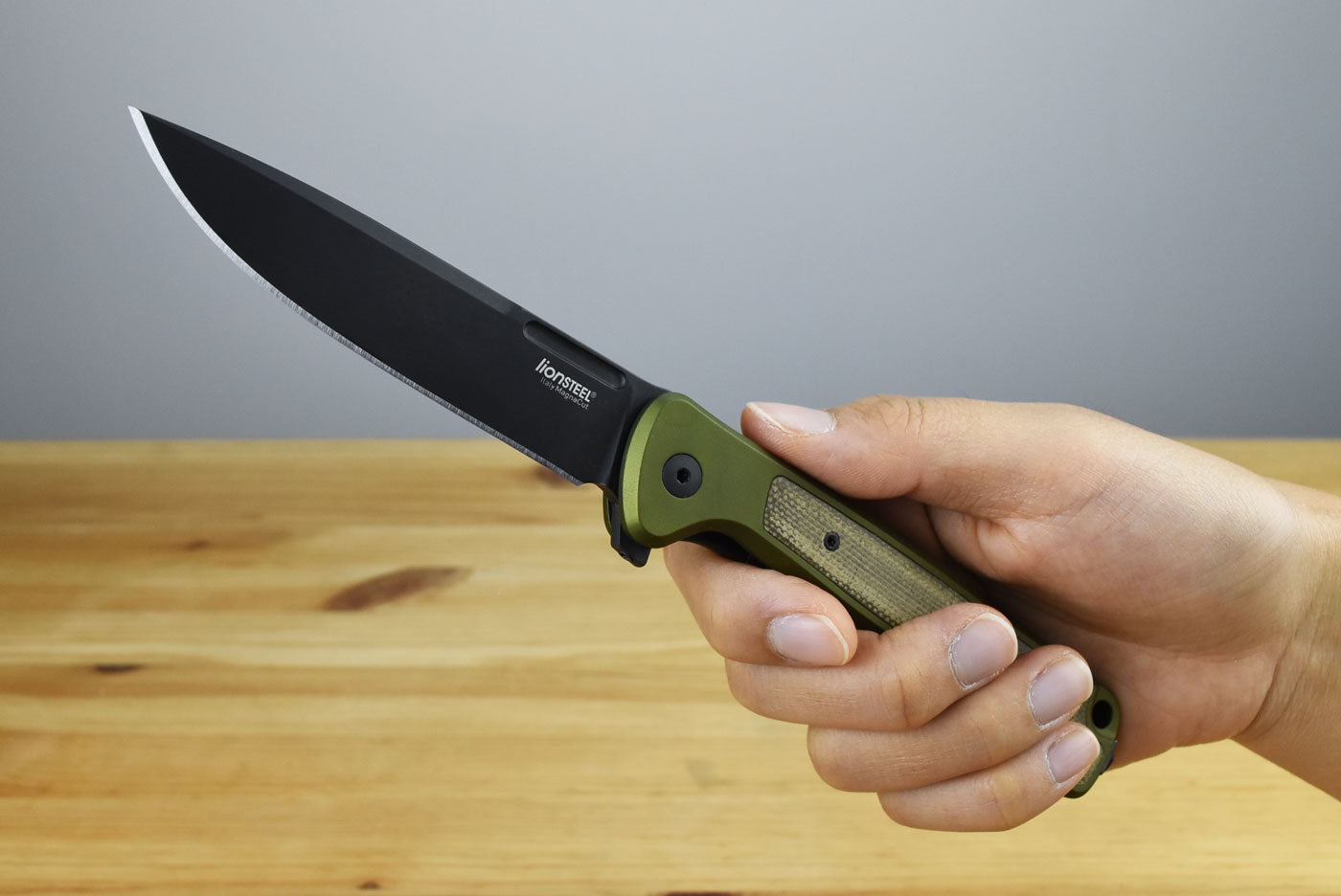 LionSteel Skinny (Green Aluminium Handle)