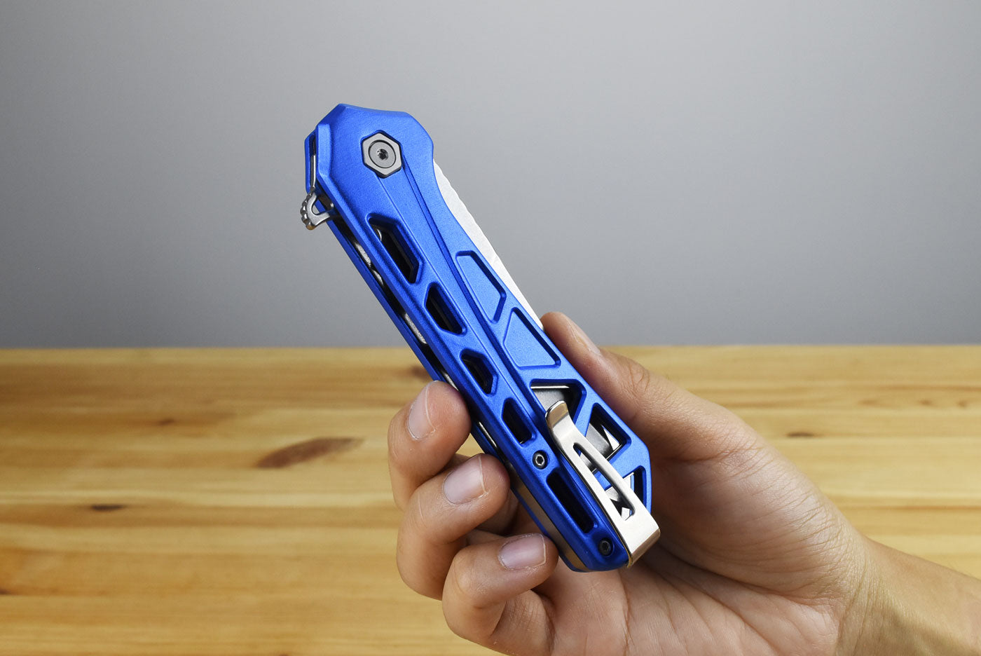 Buck 812 Trace Folder (Blue Aluminum)