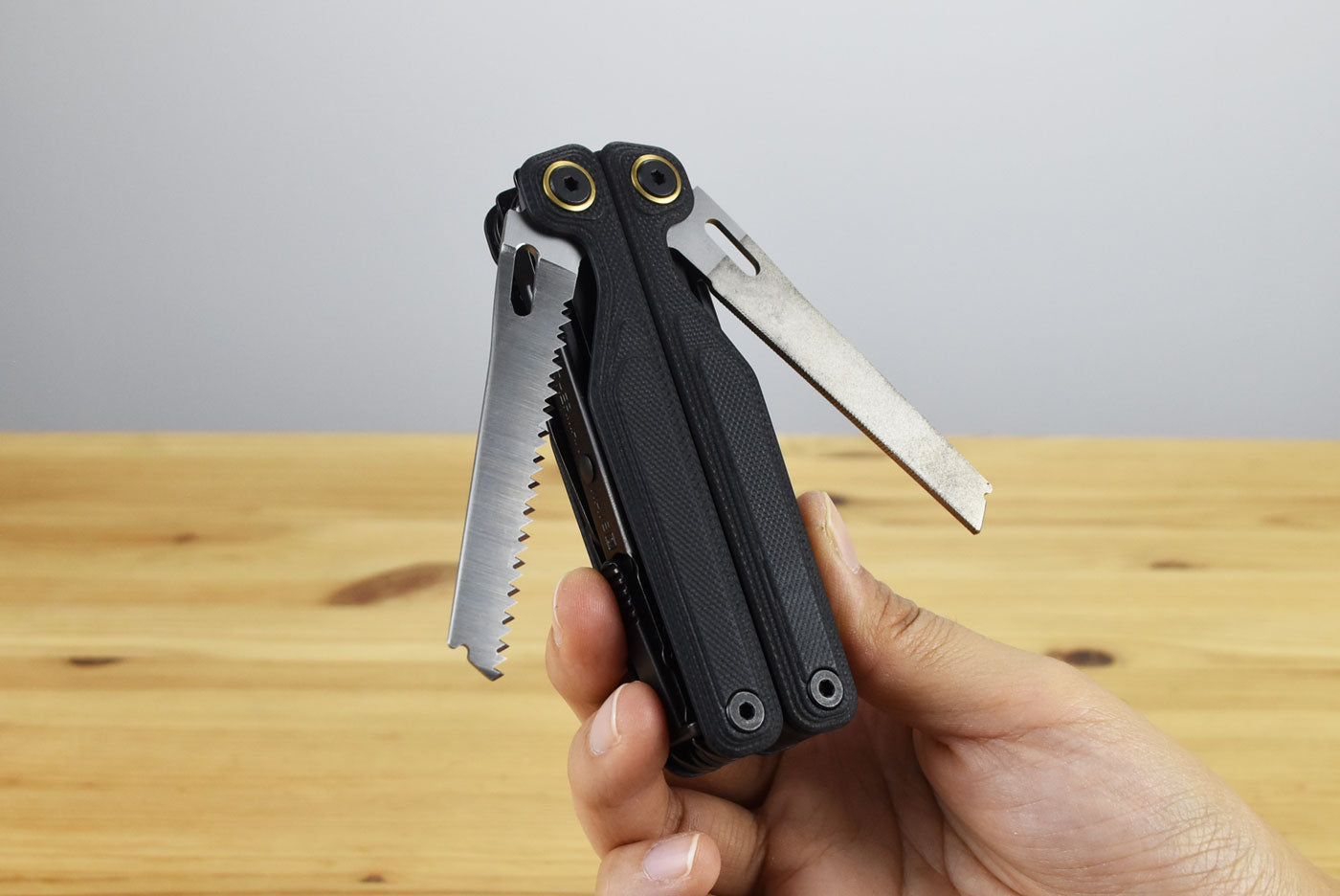 Leatherman Wave® Alpha Multitool (Obsidian Black G10 Handle)