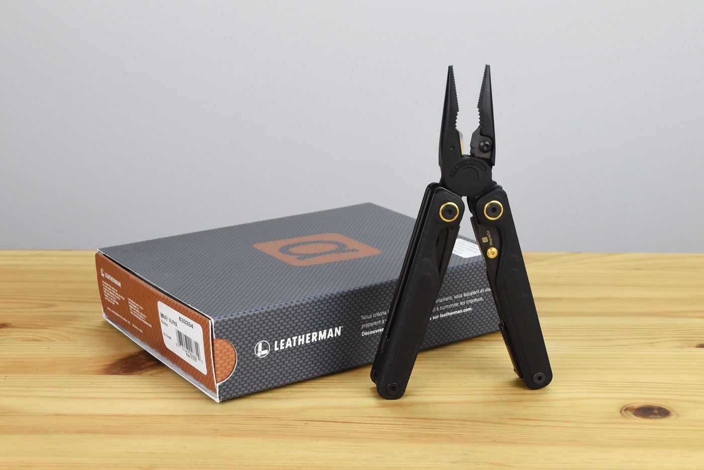 Leatherman Wave® Alpha Multitool (Obsidian Black G10 Handle)