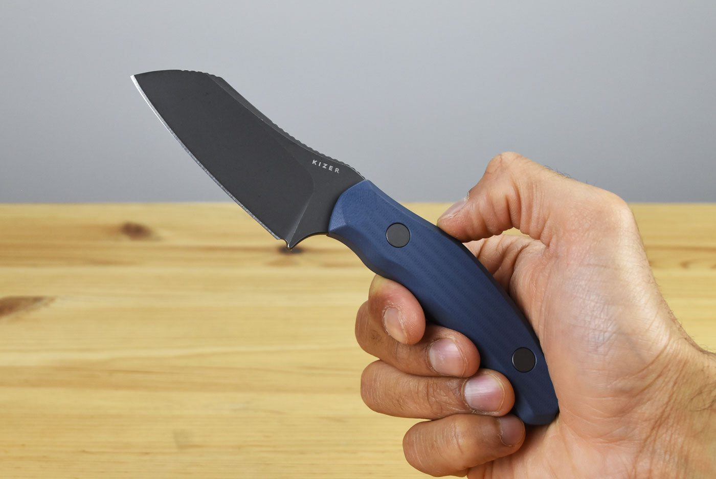 Kizer 1116A1 Bulldog Fix 14C28N
