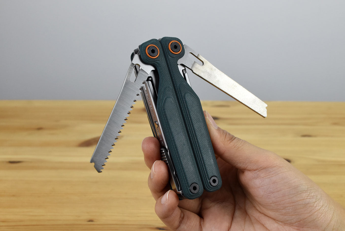 Leatherman Wave® Alpha Multitool (Cascadia Green G10 Handle)