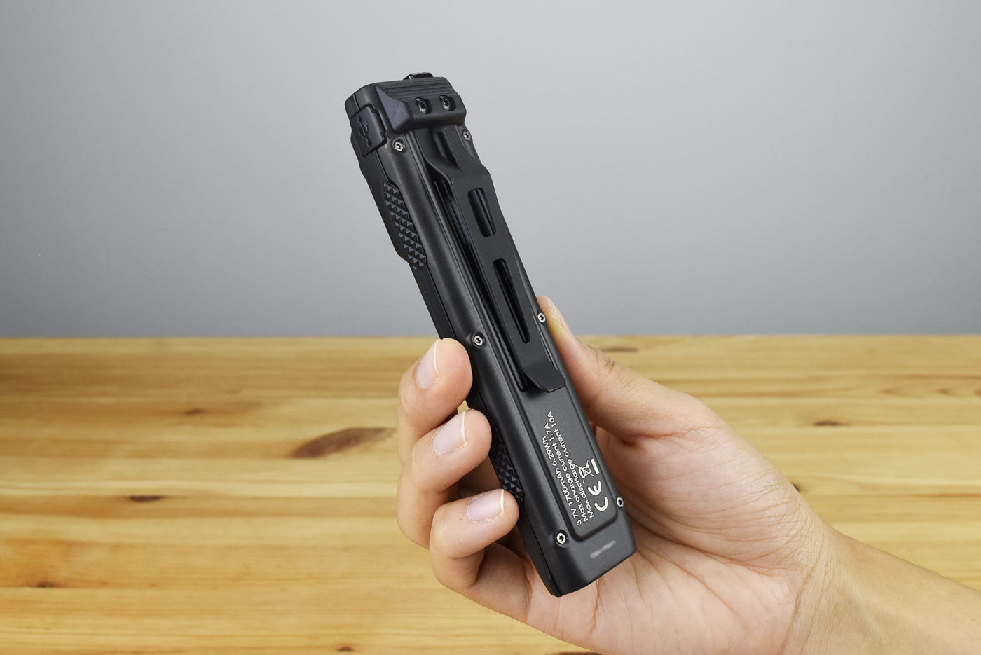 Nitecore EDC27 UHi Ultra Slim Rechargeable Flashlight (3100 Lumens)