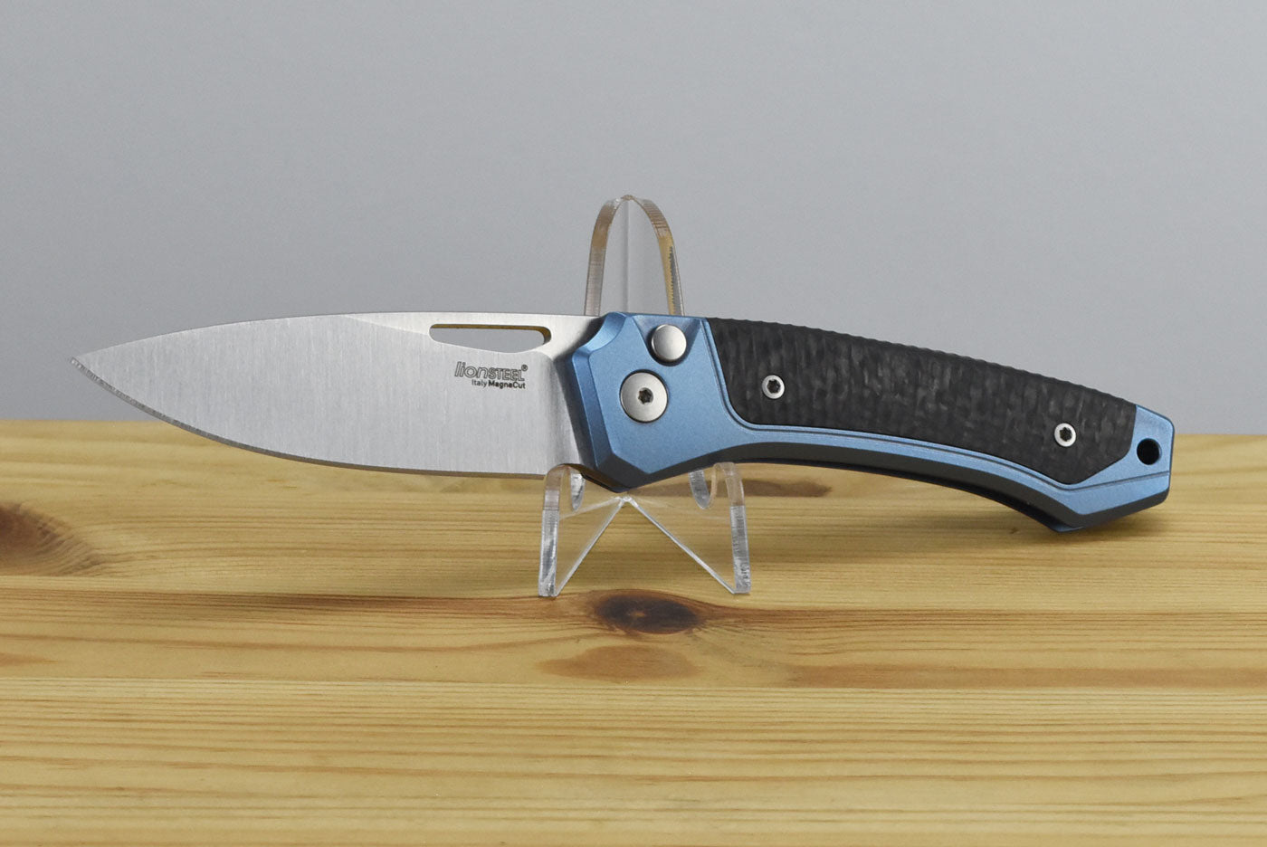 LionSteel Twain (Blue Titanium Handle)