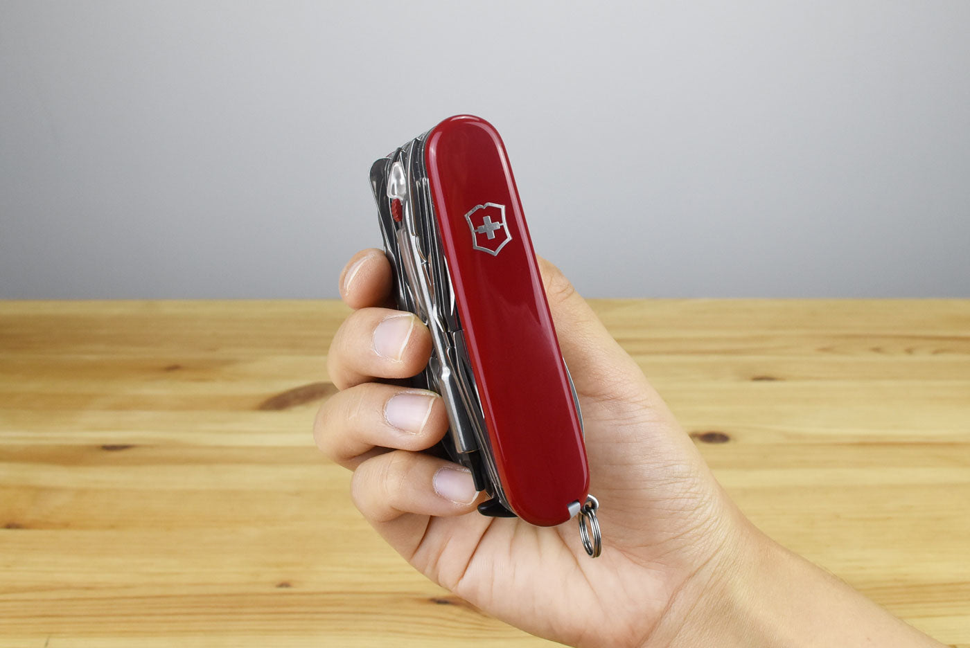 Victorinox Swiss Champ XXL Multitool 1.6795.XXL (Red)