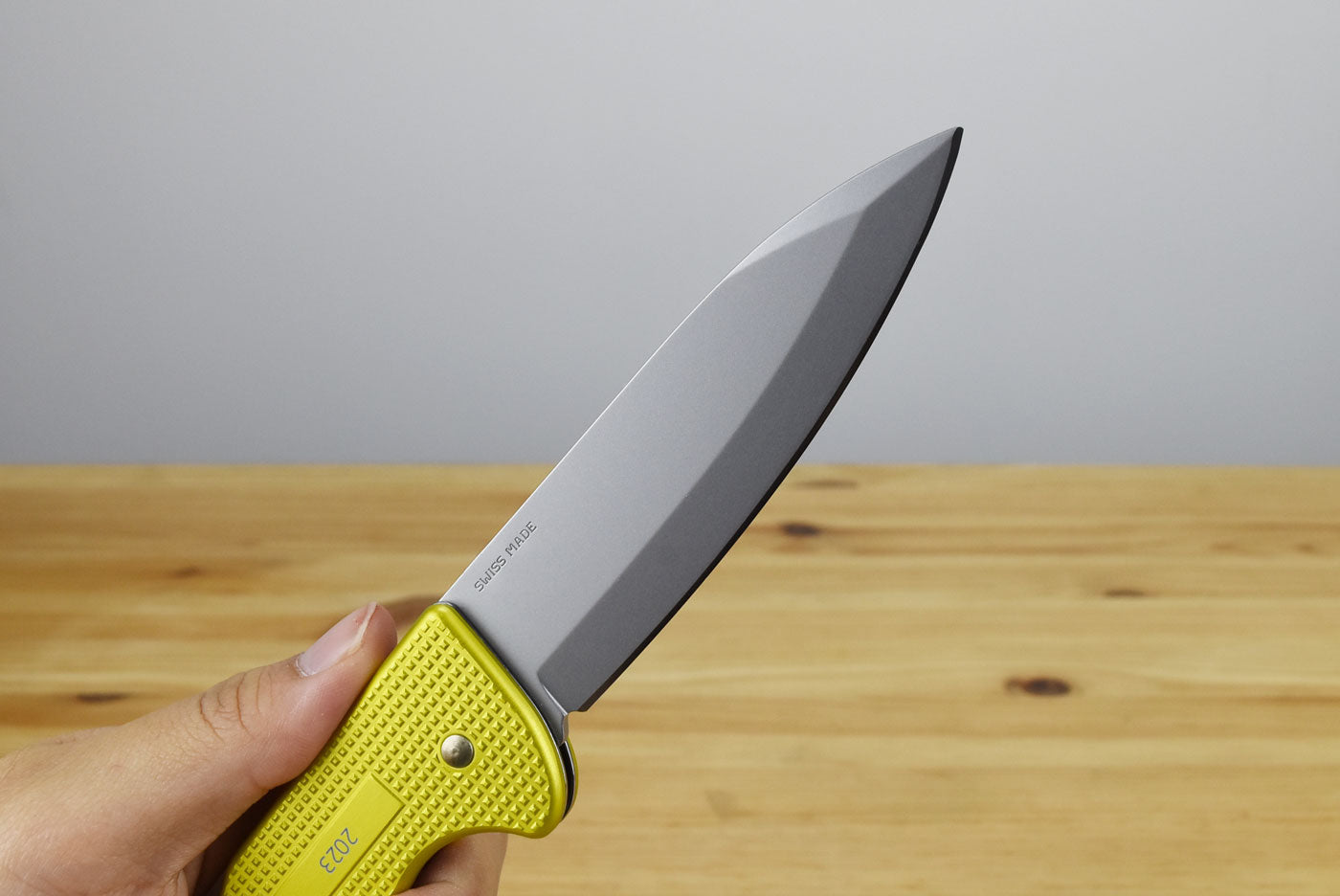 Victorinox Hunter Pro Alox Electric Yellow Back Lock Folding Knife 0.9415.L23 (Limited Edition 2023)