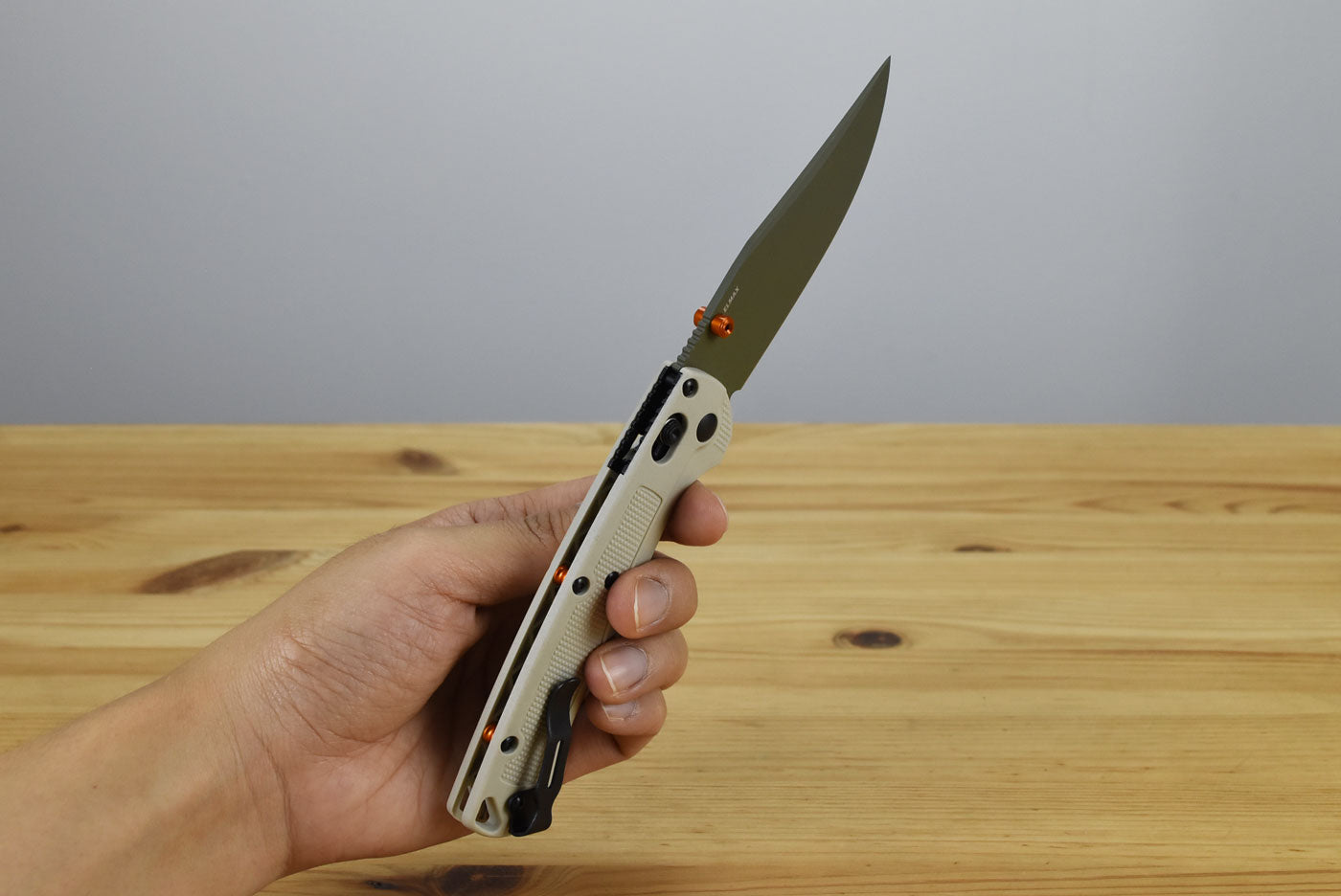 Benchmade 15536GN-01 Taggedout Folding Knife (Tan Grivory Handle)