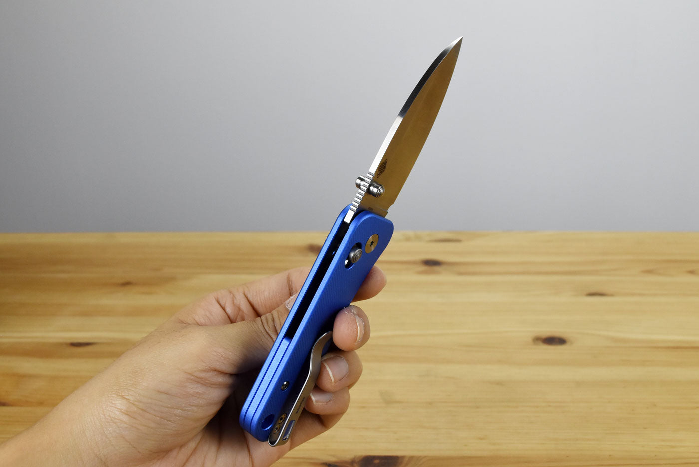 WE KNIFE WE23075-1 Banter 2 (Blue Aluminum Handle)