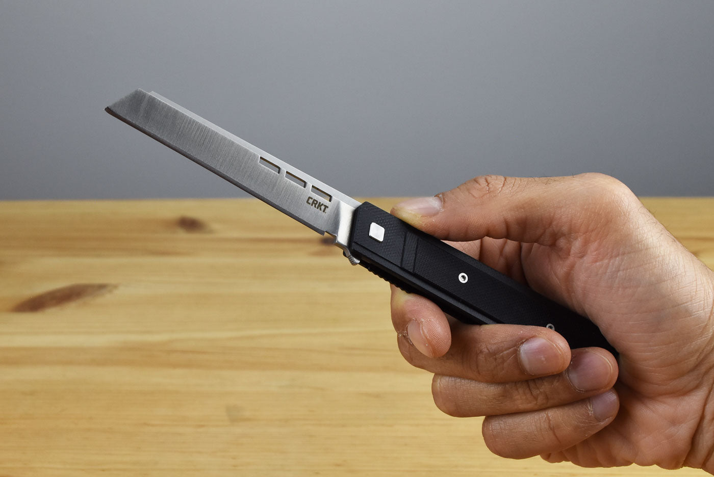 CRKT 3840 Zephyr (Black G10 Handle)