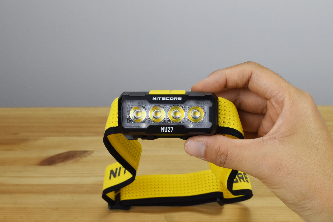 Nitecore NU27 3 Colour Temperature 600 Lumens (2 Versions)