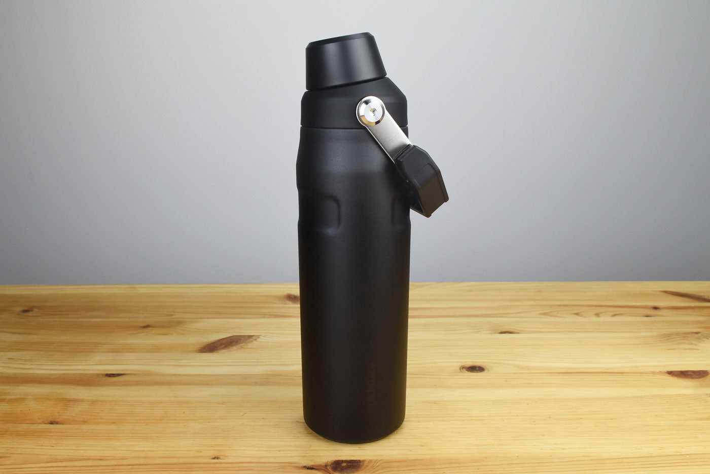 Stanley IceFlow Bottle With Fast Flow Lid 24oz (Black)