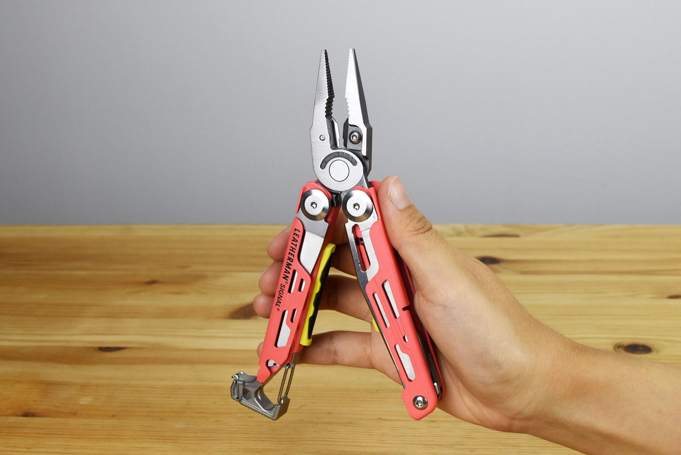 Leatherman Signal Multitool (Guava)