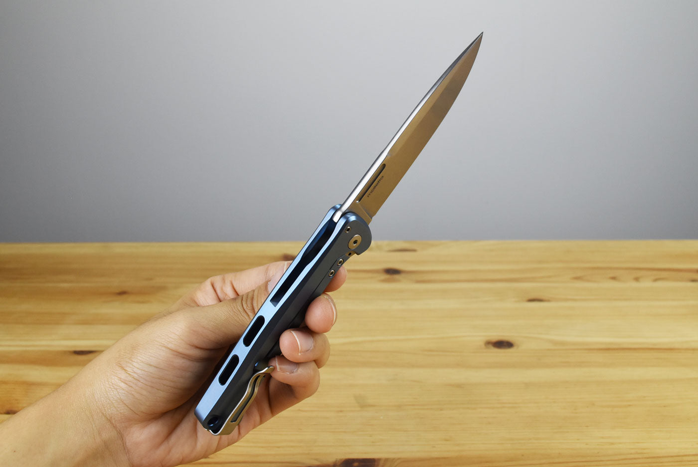 LionSteel Skinny (Blue Titanium Handle)