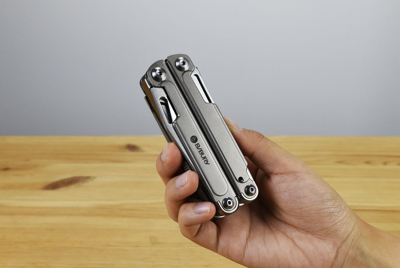 Bibury Plier Multitool V2 Titanium (19-in-1)
