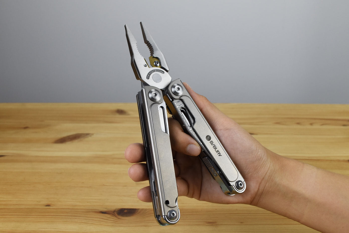 Bibury Plier Multitool Pro V2 Titanium (21-in-1)