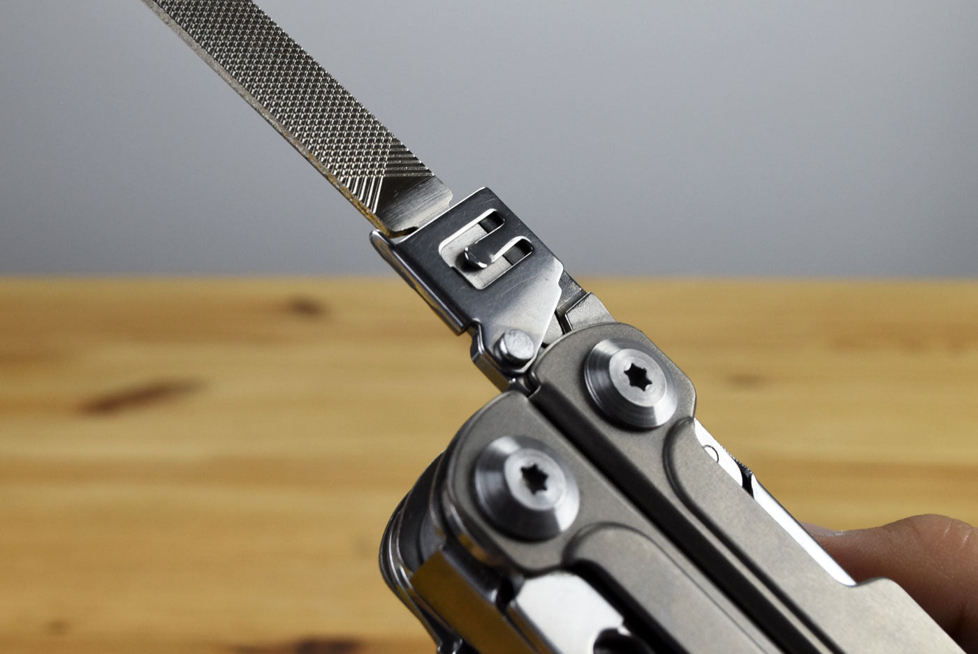 Bibury Plier Multitool Pro V2 Titanium (21-in-1)