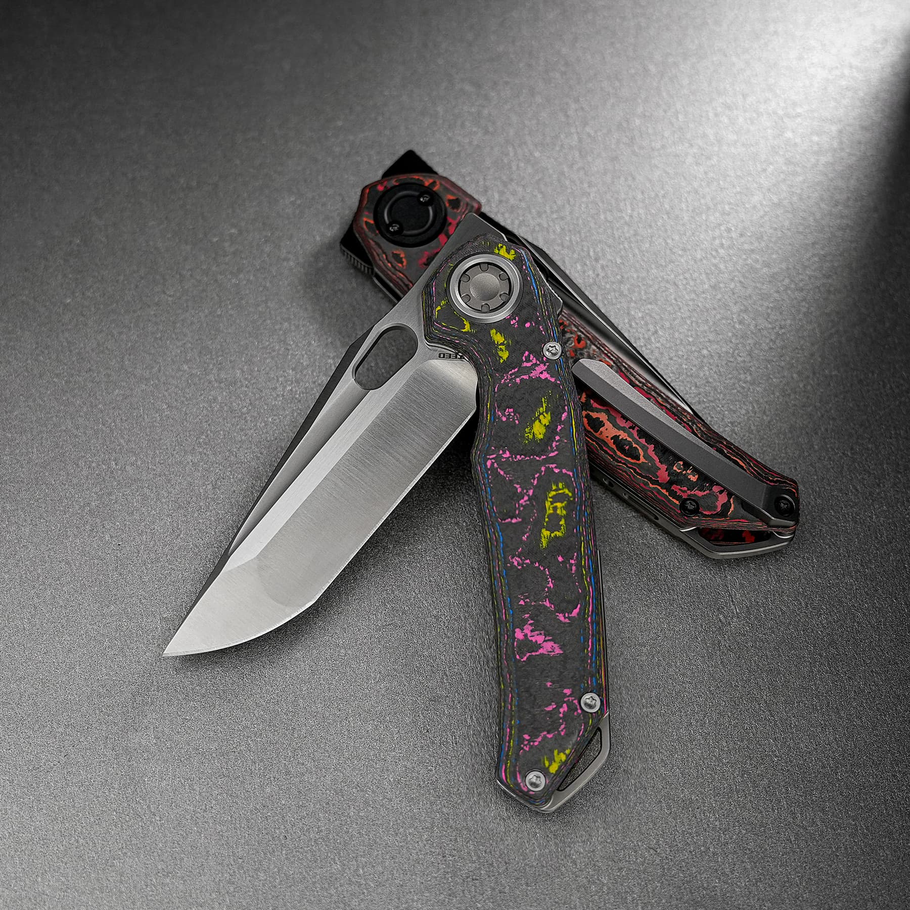 Vosteed A0322 Thunderbird V M390 in hand