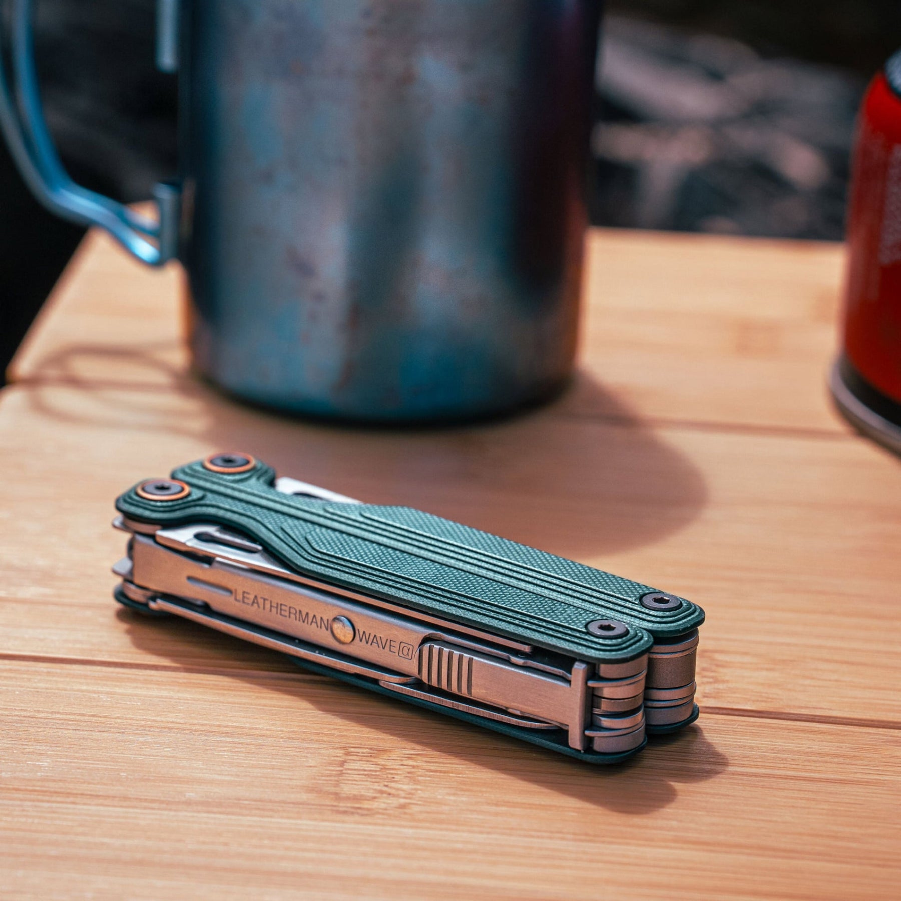 Leatherman Wave® Alpha Multitool (Cascadia Green G10 Handle)