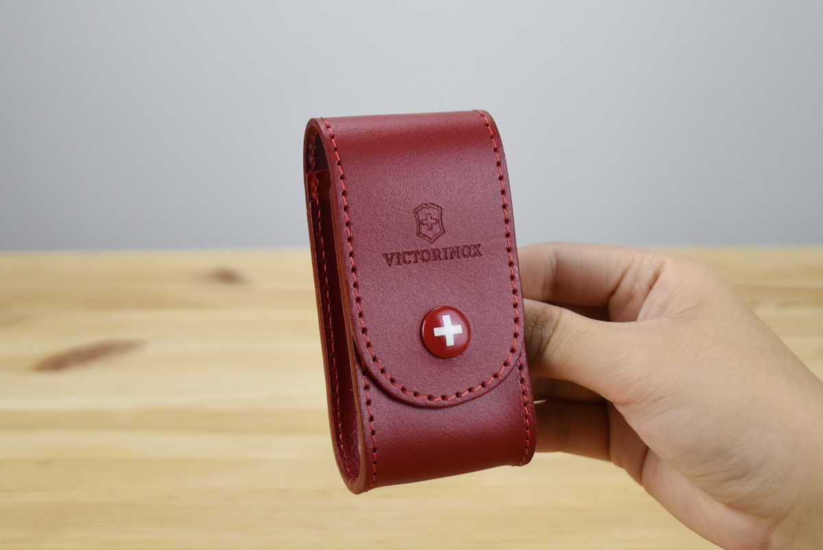 Victorinox Leather Belt Pouch 4.0521.1 (Red) (5-8 Layers)