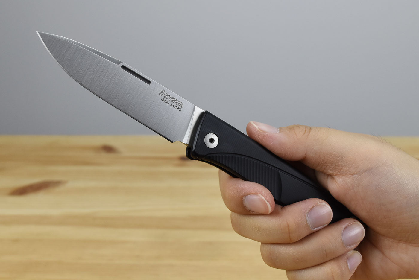 LionSteel Thrill (Black Aluminum Handle)