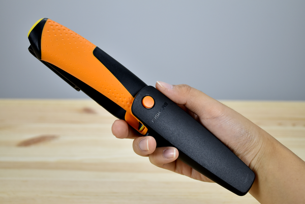 Carpenter's knife with sharpener, Fiskars - Universal working knives